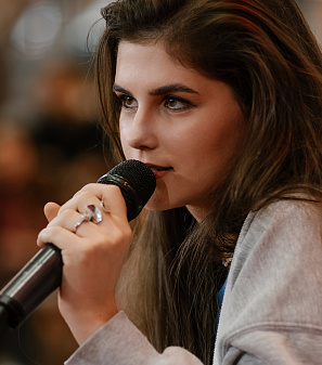 10 октября – Фан-встреча с Полиной Денисовой