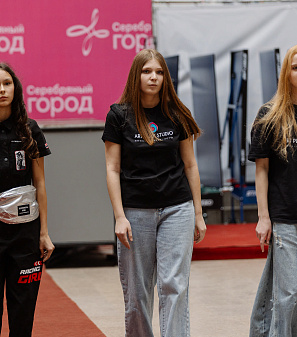 11 апреля – Модный показ