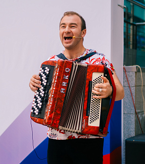 12 июня – День России