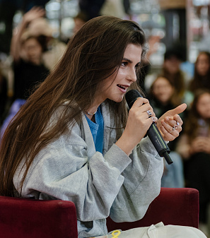 10 октября – Фан-встреча с Полиной Денисовой