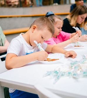 12 июня – День России