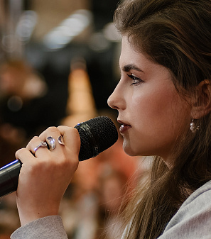 10 октября – Фан-встреча с Полиной Денисовой