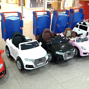 Прокат детских машинок с тележками 