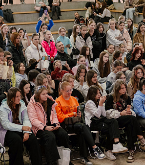 10 октября – Фан-встреча с Полиной Денисовой