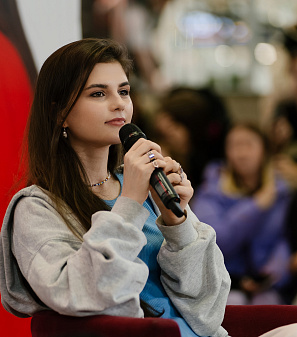 10 октября – Фан-встреча с Полиной Денисовой