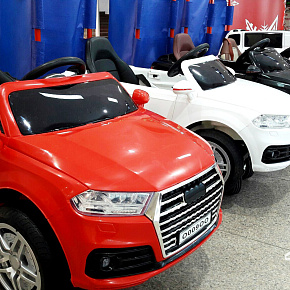 Прокат детских машинок с тележками 